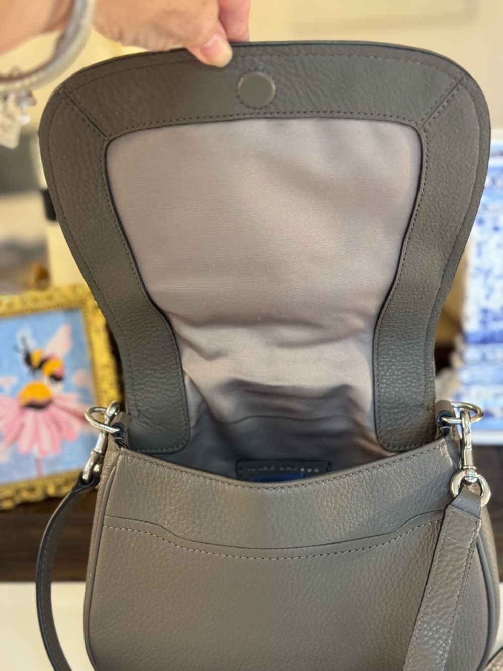 🩶 MARC JACOBS LEATHER EMPIRE CITY MESSENGER BAG! - Picture 7 of 12